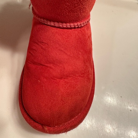 Red girls Bailey bow Uggs size 10 - Picture 4 of 6